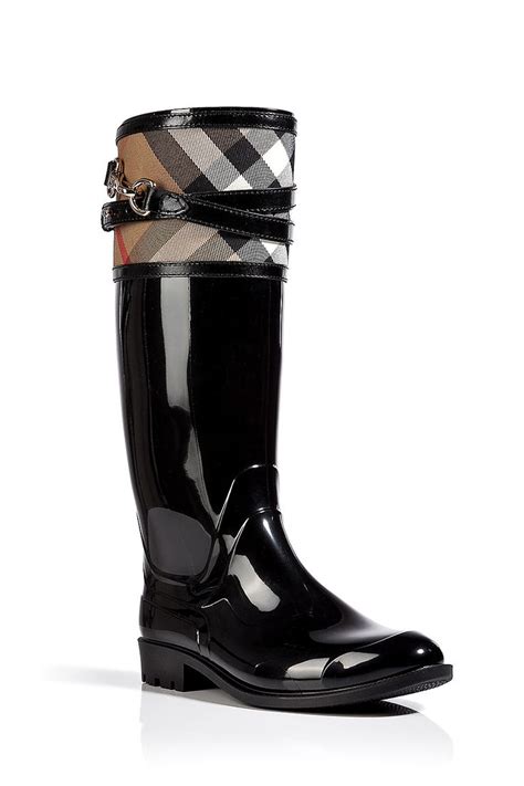 gummistiefel burberry look|burberry leather shoes.